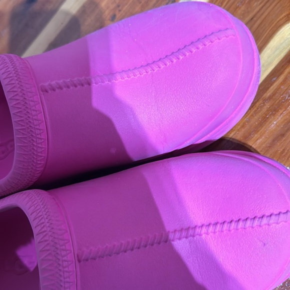 Ugg Tazman Waterproof Clog Slippers - Picture 5 of 5
